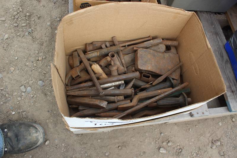 lot 163 image: Metal Punches, Chisels, Hammer Heads