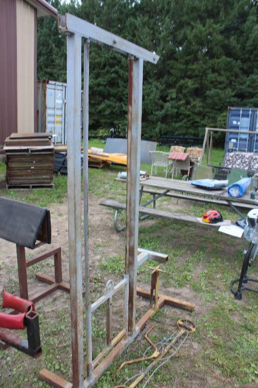 lot 152 image: Miltary Pull-down Exercise Station