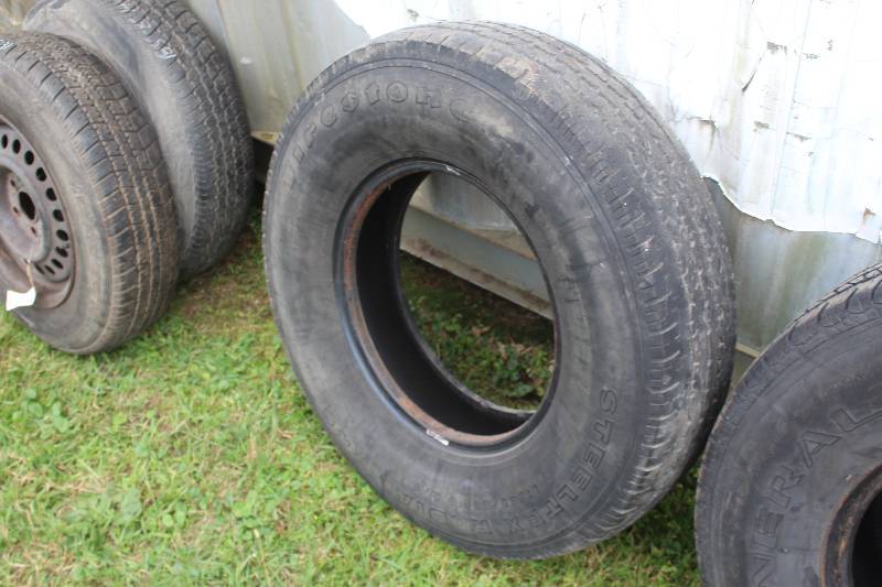 lot 135 image: Firestone LT23585R16 Light Truck Tire