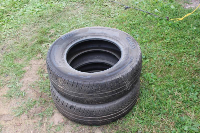 lot 133 image: Lot of (2) Pirelli P4 P21565R15 4-Season Tires