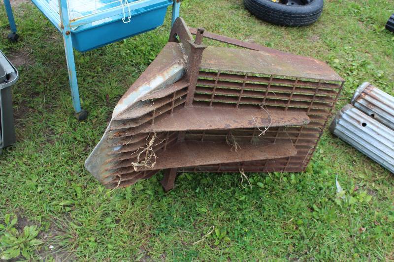 lot 48 image: 3-Point Farm Implement