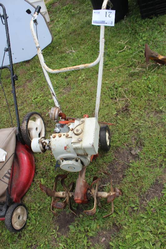 lot 21 image: Gas Powered Tiller