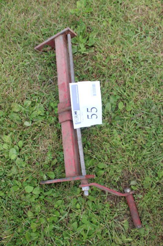 lot 55 image: Engine Puller