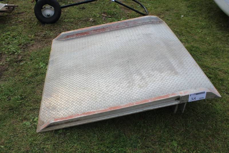 lot 38 image: Dock Ramp