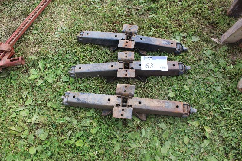 lot 63 image: Lot of (3) Lift Jacks