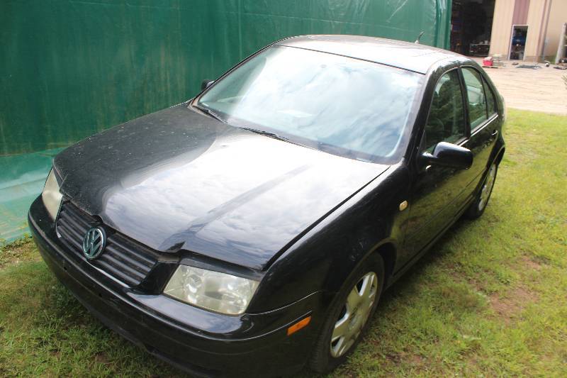 lot 4 image: 2000 Volkswagon Jetta GLS 4-Door Sedan