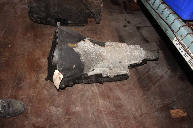 lot 283 image: 1995 Chevrolet 34-Ton 2-Wheel Drive Transmission