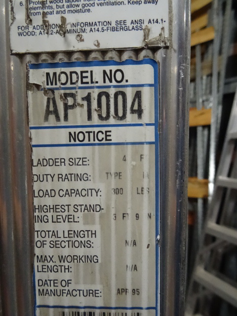 Louisville Model AP1004 Aluminum Ladder,