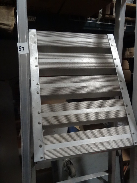 Louisville Model AP1004 Aluminum Ladder,