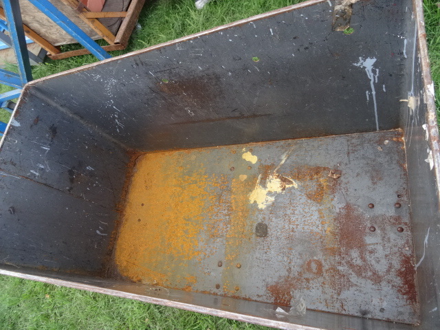 4 Sided Tub Cart On Wheels.