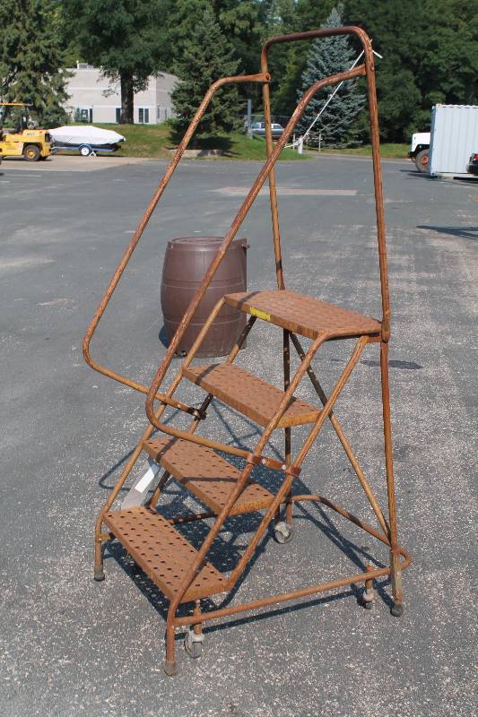 lot 17 image: Step Ladder