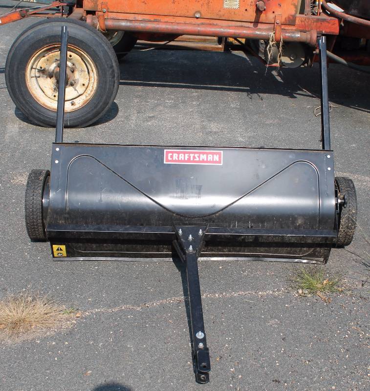 lot 21 image: Lawn Brush