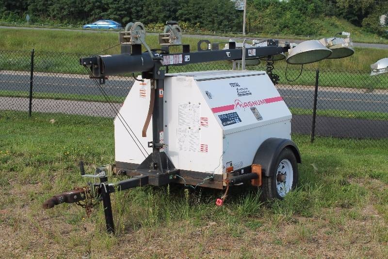 lot 3 image: Magnum 6 KW Light Tower
