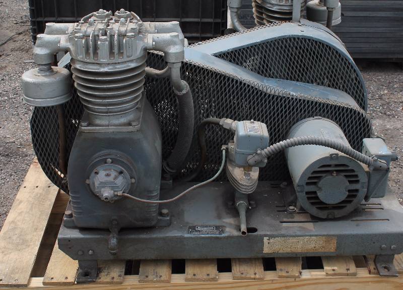 lot 11 image: Air Compressor