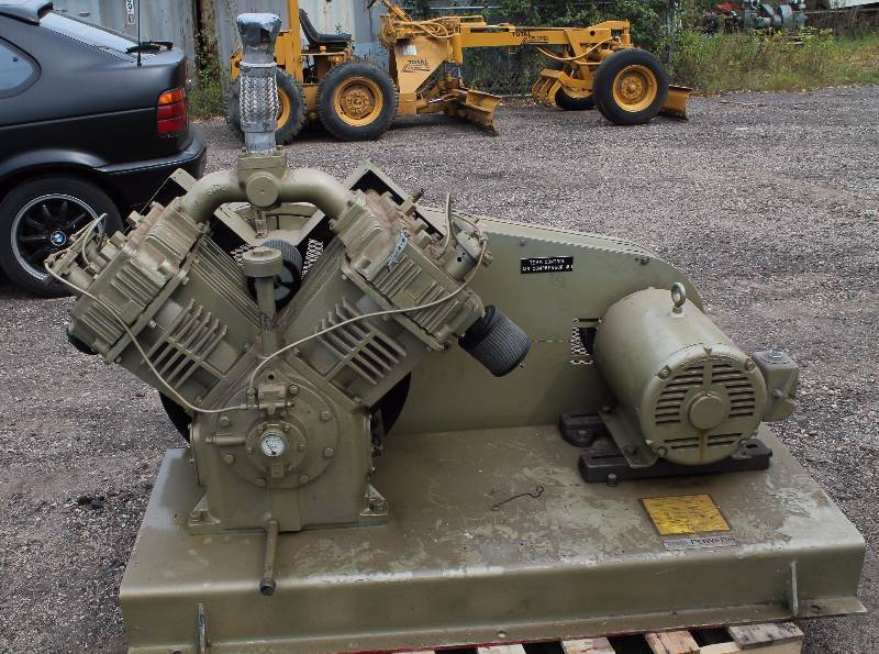 lot 10 image: Air Compressor