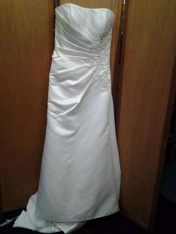 Size 10 Eden Bridal Ivory Beaded