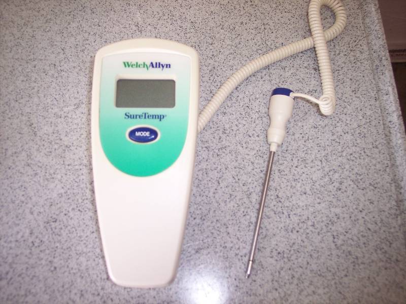 lot 17 image: Welch Allyn 679 Sure Temp Thermometer