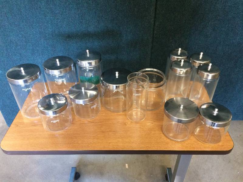 lot 4 image: Pyrex Medical Glass Sundry Jars- Great Condition