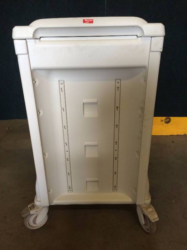 lot 10 image: Metro Flexline Mobile Crash Cart Cabinetry