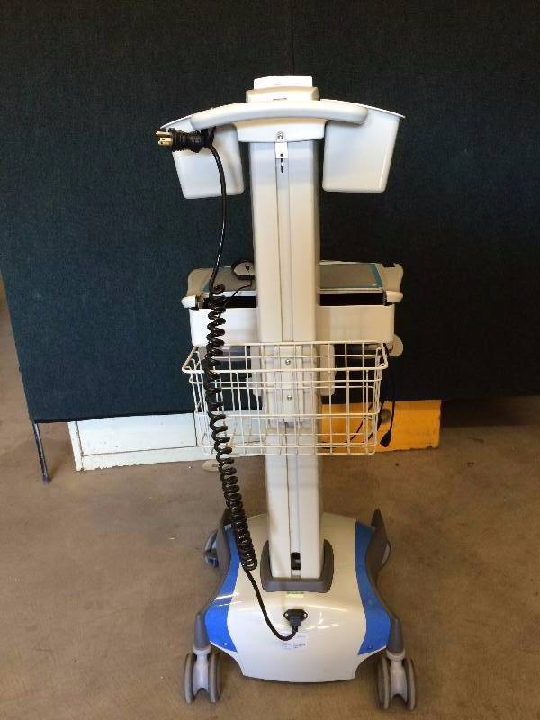 lot 21 image: Rubbermaid Computer Stand