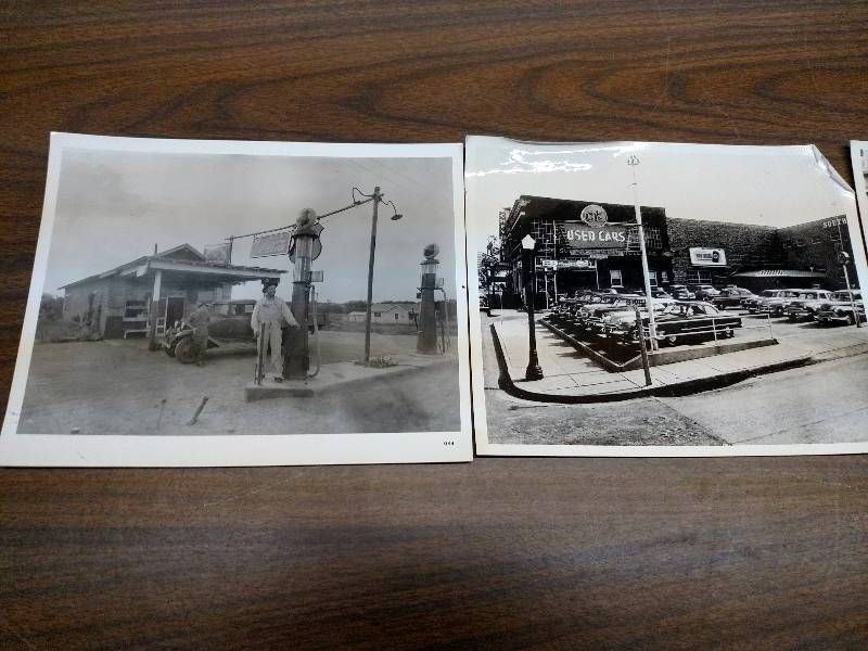 lot 32 image: (3) Vintage Photographs, 10x8...