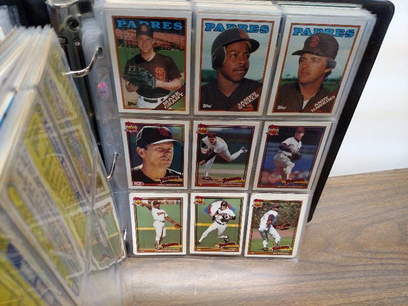 lot 154 image: Binder with Baseball Cards...