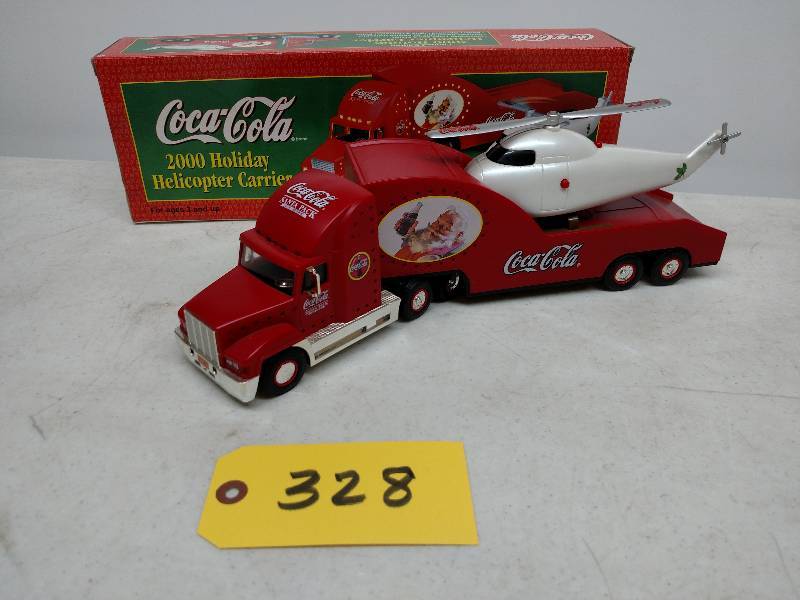 lot 328 image: Coca-Cola 2000 Holiday Lighted Truc...