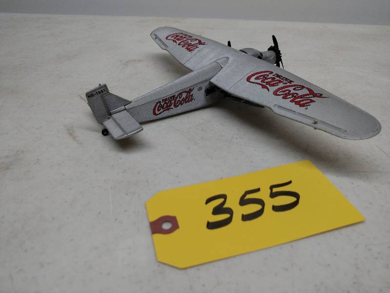 lot 355 image: Coca-Cola 1927 Tirelire Aeroplane B...
