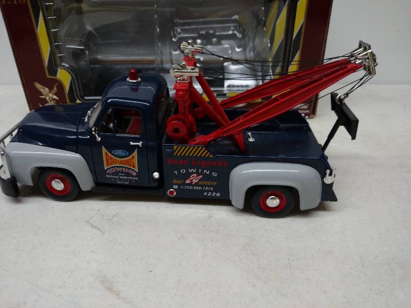 lot 400 image: Road Legends 1953 Ford Wrecker...