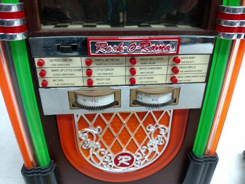 lot 432 image: Rock-O-Rama Jukebox Radio, Works...
