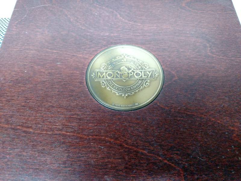 lot 443 image: (4) Games...