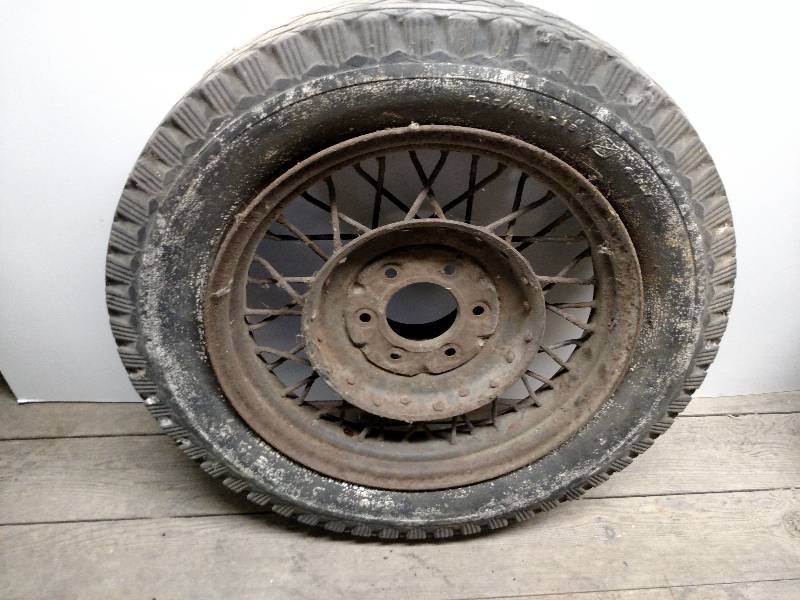 lot 456 image: Vintage Rim & Tire...