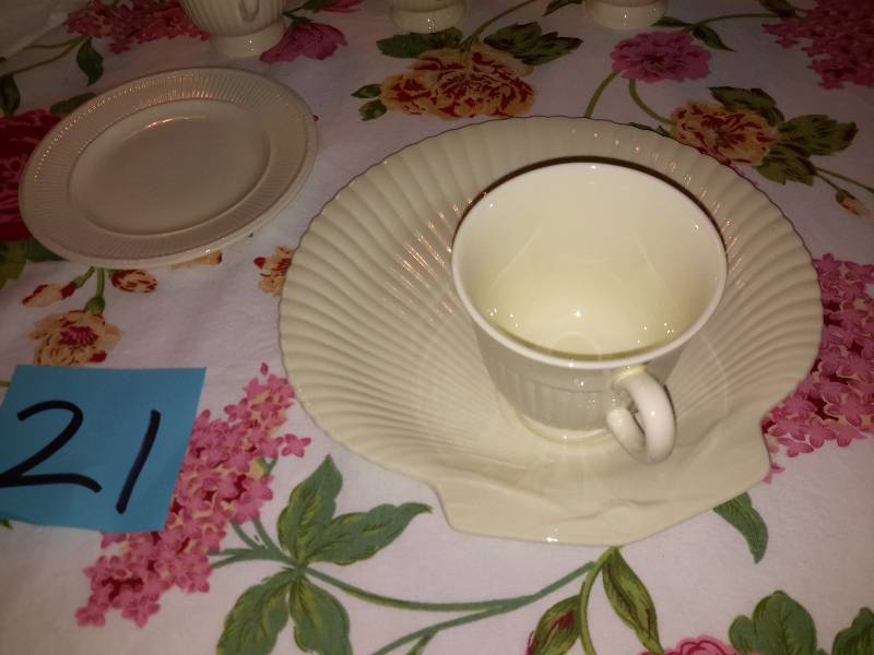 Wedgewood Scallop Dishes and coffee cups, Desert Plates