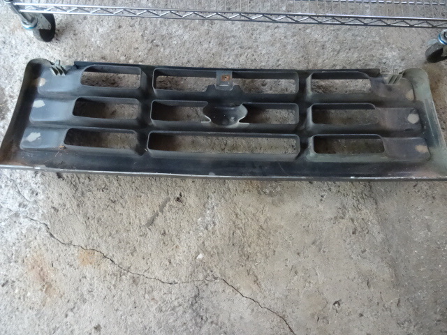 Ford Pickup Truck Grill F2TB-8200 9...