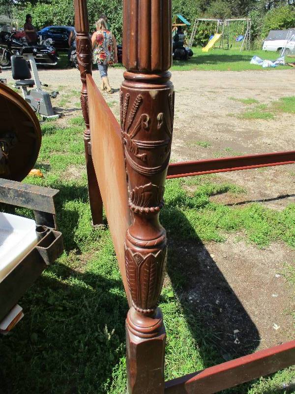 lot 19 image: Queen Bed Frame