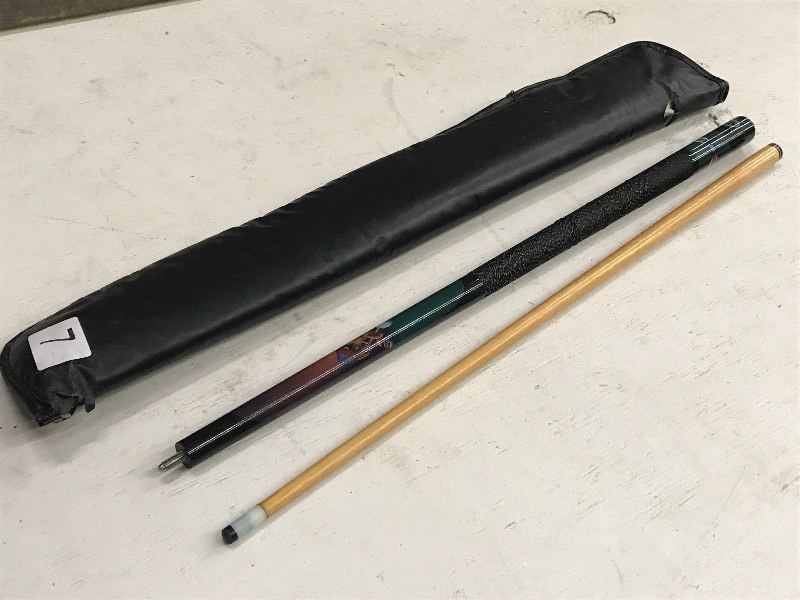 lot 7 image: Camel Pool Cue With Case