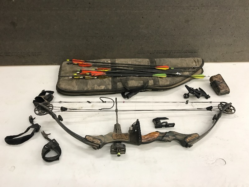 lot 26 image: Marlin Compound Bow Set