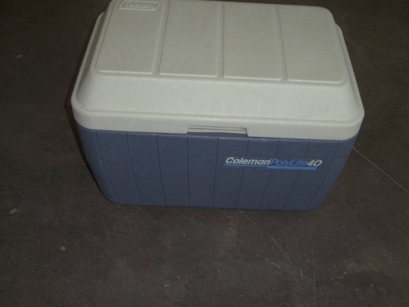 lot 29 image: Coleman Ploy Lite 40 cooler.  22 inches long