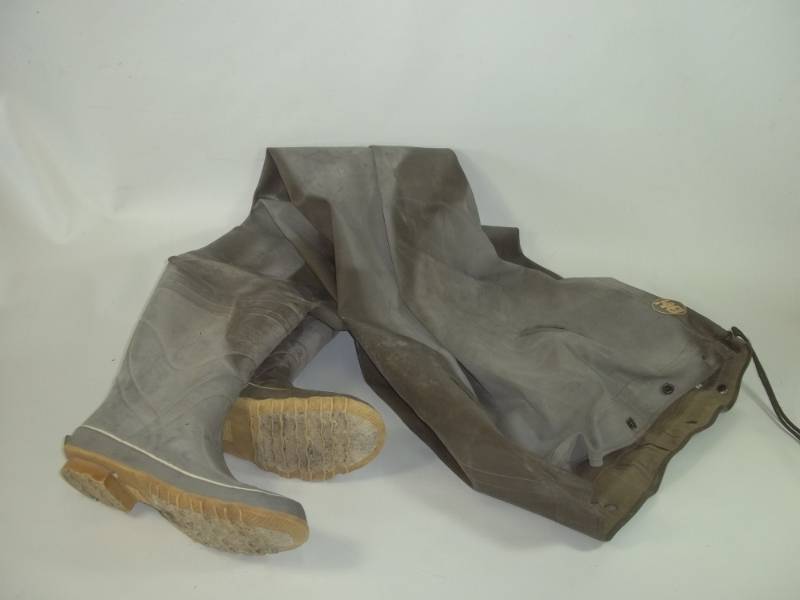 lot 36 image: Chest Waders Size 11