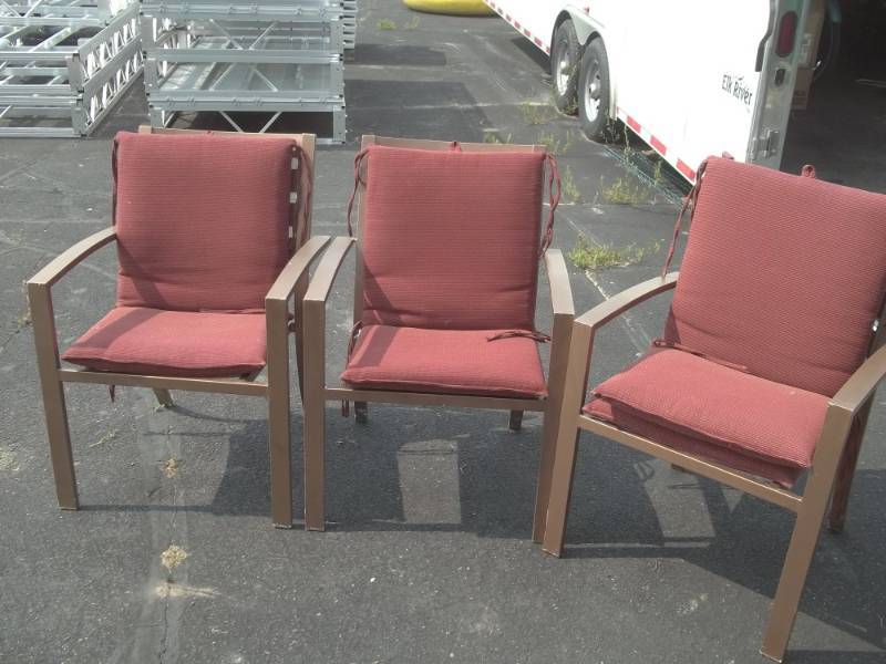 lot 62 image: 3 Patio Chairs with cushions