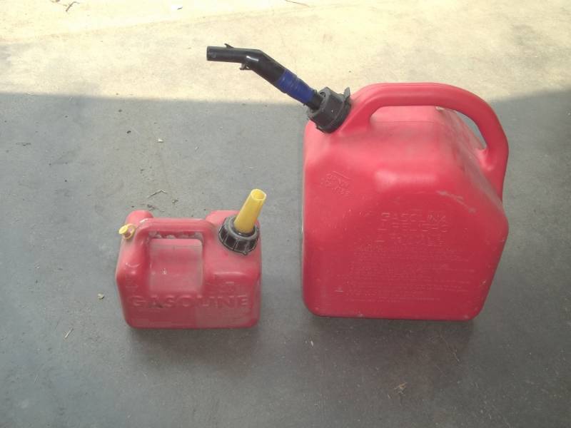 lot 68 image: Pair of Plastic Gas Cans