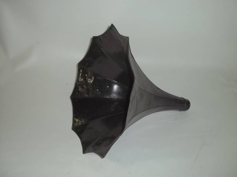 lot 87 image: Vintage Phonograph Speaker Bell
