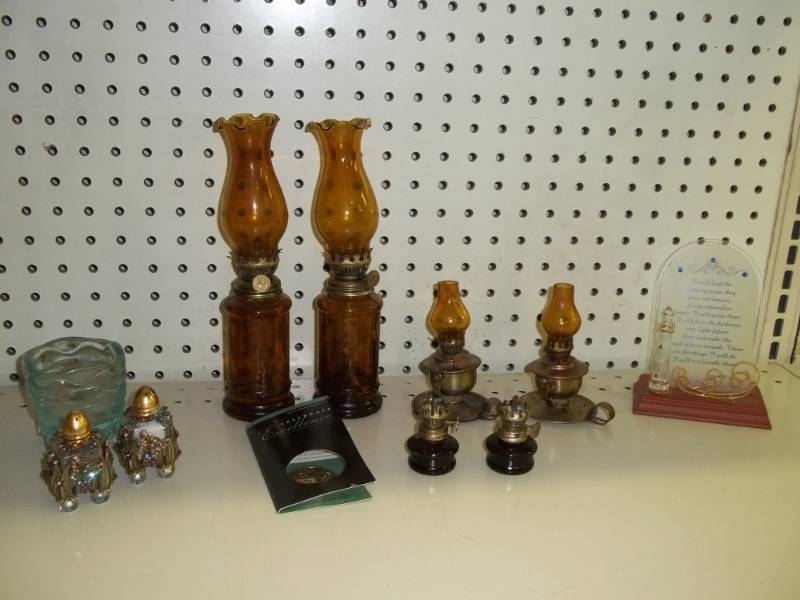 lot 103 image: Small Kerosene Lamps and dcor