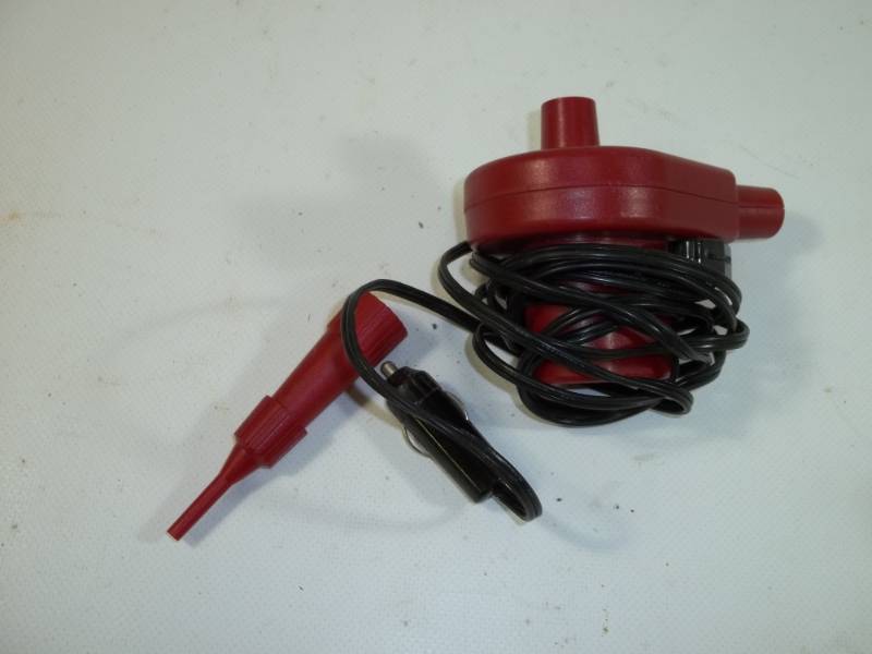lot 106 image: 12v Air Pump