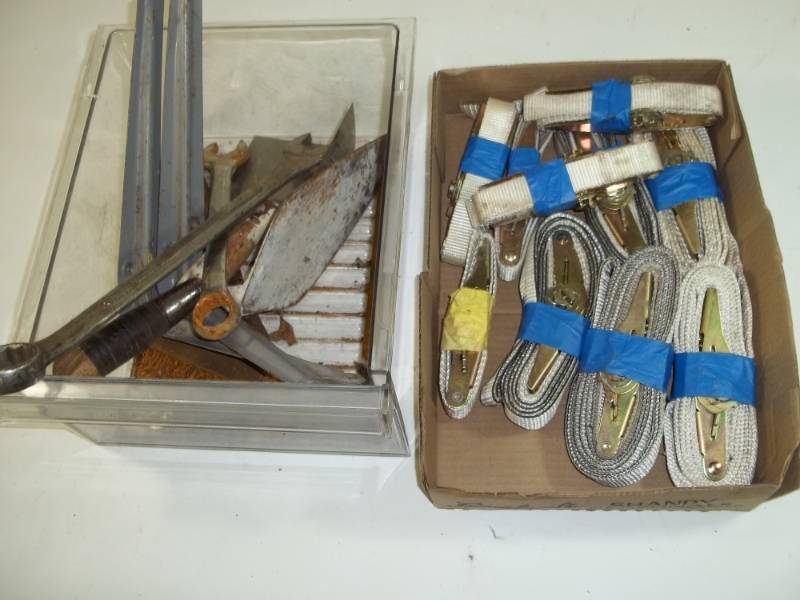 lot 123 image: Straps and Tools