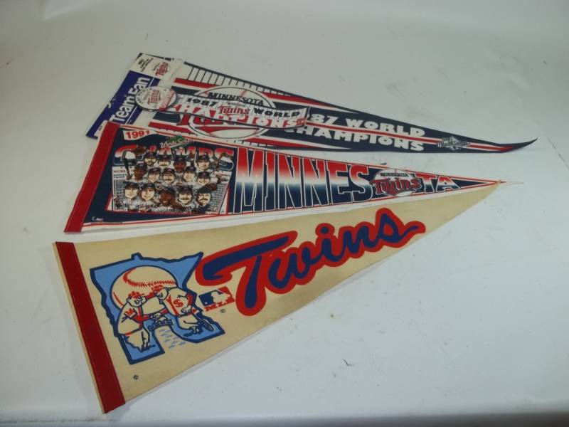lot 166 image: 3 Twins Baseball Banners