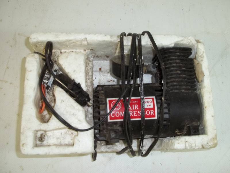 lot 183 image: 12v Air Compressor