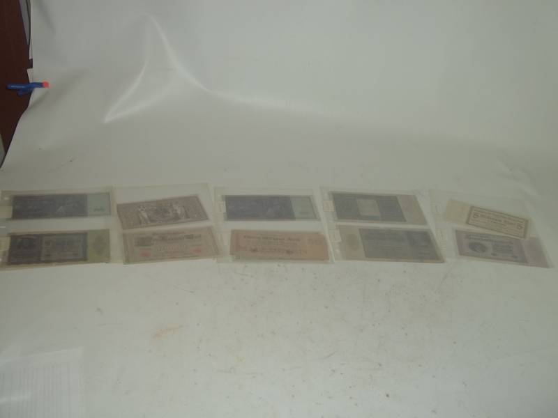 lot 219 image: Assorted Currency
