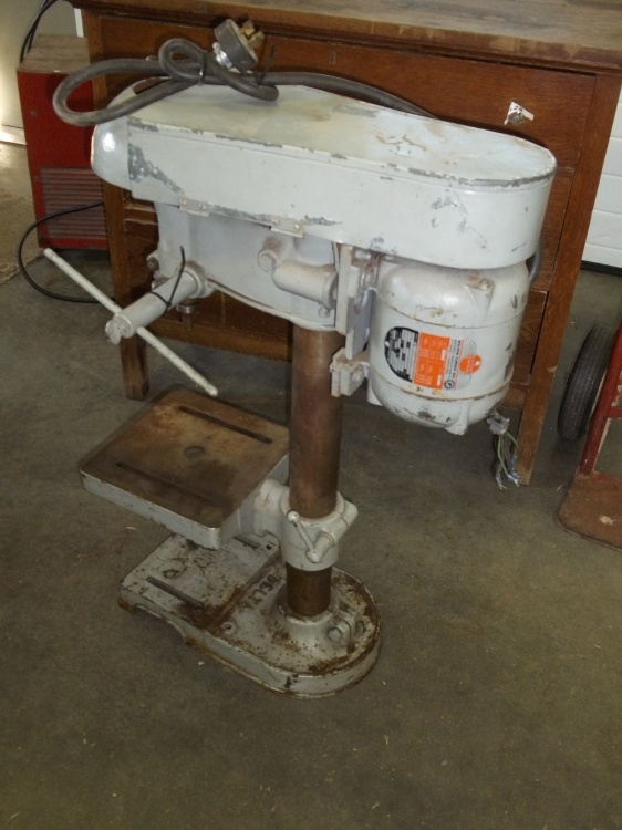 lot 250 image: 220v Heavy Duty Drill Press Needs Chuck, untested