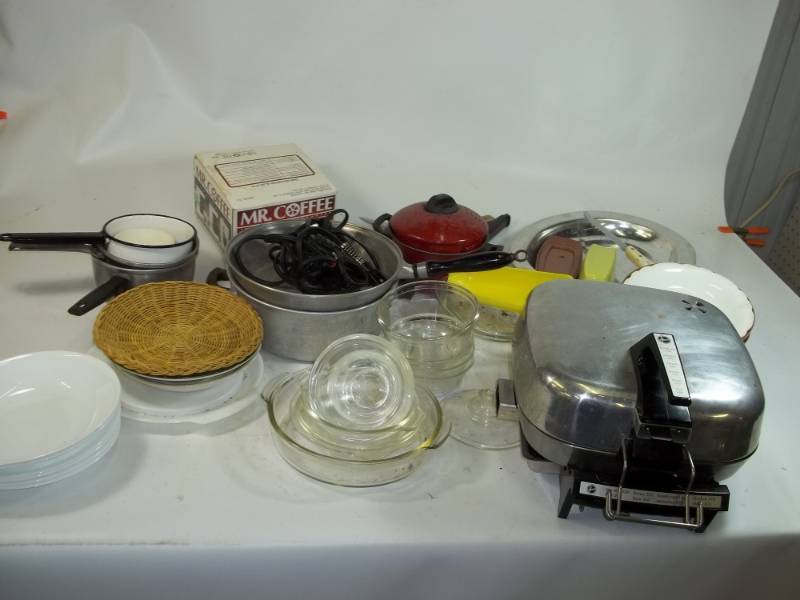 lot 264 image: Pots Pans and Dishes includes wearever pans